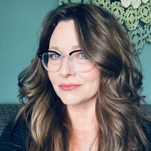 Meet your Posher, Stacy